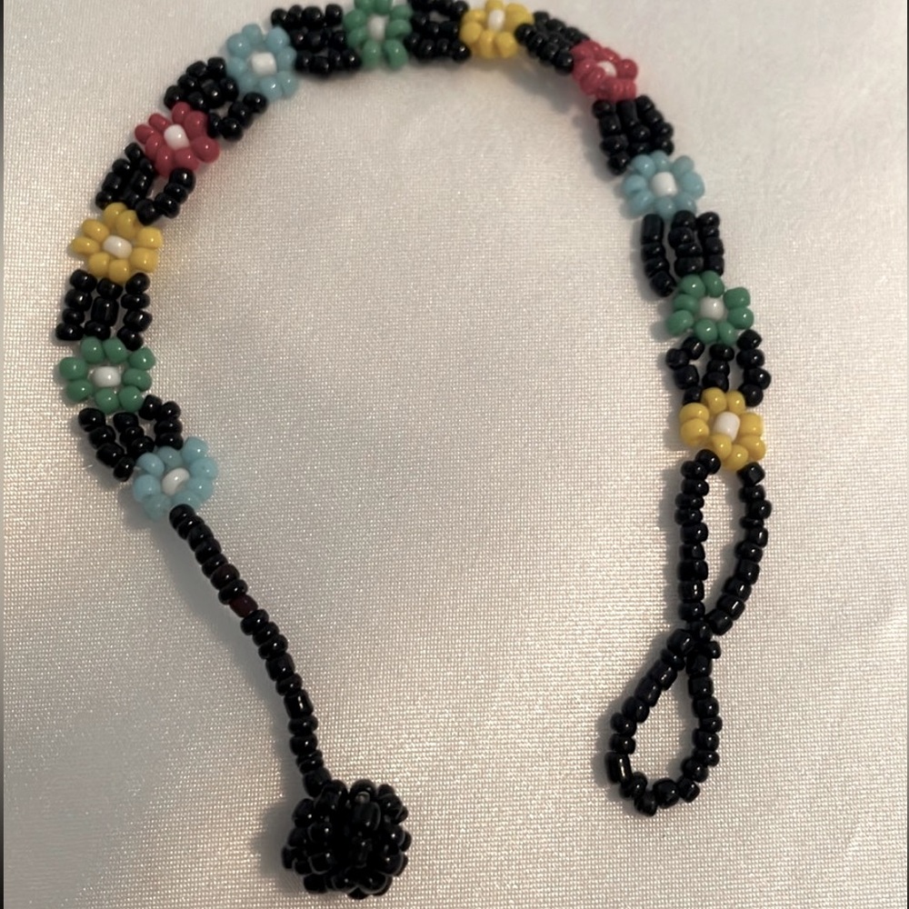 Beaded flower bracelet